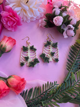 Load image into Gallery viewer, Green Murder