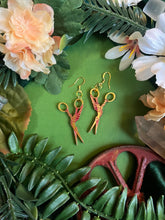 Load image into Gallery viewer, ✂️🧵🪽MINIS: SCISSORS🪽🧵✂️
