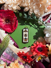 Load image into Gallery viewer, Nature Singles 1
