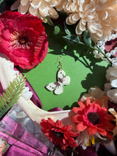 Load image into Gallery viewer, Nature Singles 1
